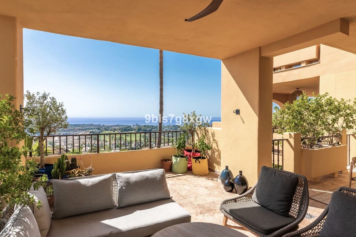 Apartamento de 3 habitaciones en Benahavís en venta con piscina garaje - 695.000 € (Ref: 10128455)