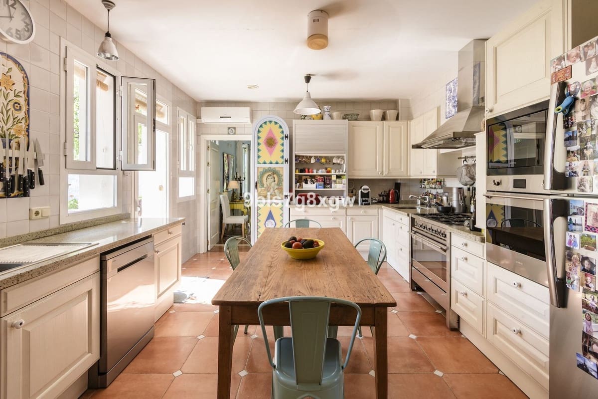 9 soverom Finca/Herregård til salgs i Gaucin med svømmebasseng garasje - € 2 490 000 (Ref: 10128457)