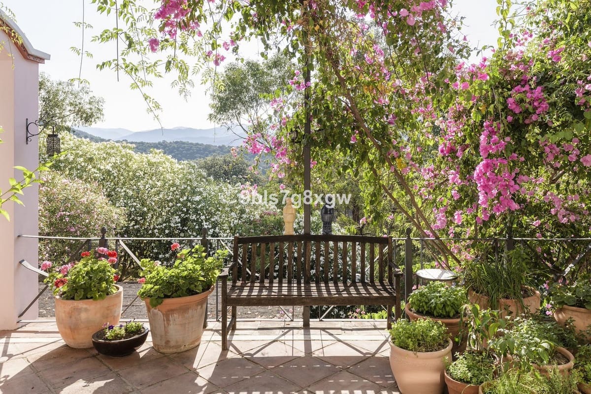 9 soverom Finca/Herregård til salgs i Gaucin med svømmebasseng garasje - € 2 490 000 (Ref: 10128457)