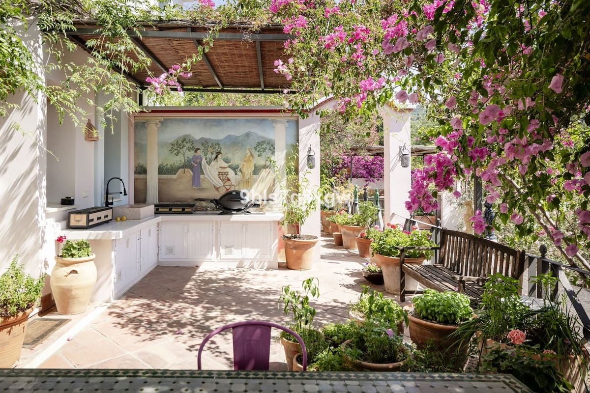 9 soverom Finca/Herregård til salgs i Gaucin med svømmebasseng garasje - € 2 490 000 (Ref: 10128457)