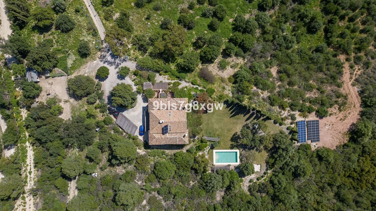 9 soverom Finca/Herregård til salgs i Gaucin med svømmebasseng garasje - € 2 490 000 (Ref: 10128457)