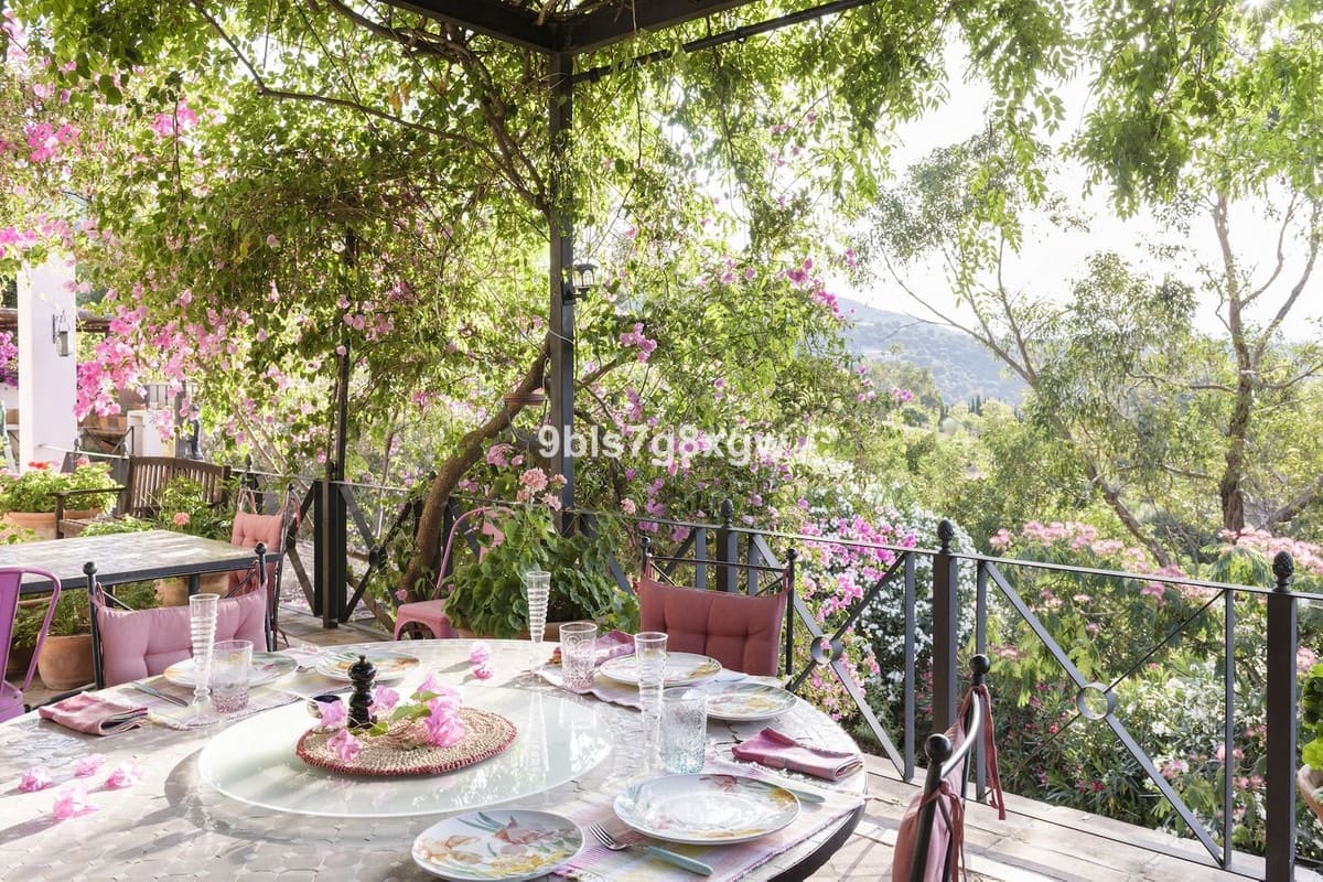 9 soverom Finca/Herregård til salgs i Gaucin med svømmebasseng garasje - € 2 490 000 (Ref: 10128457)