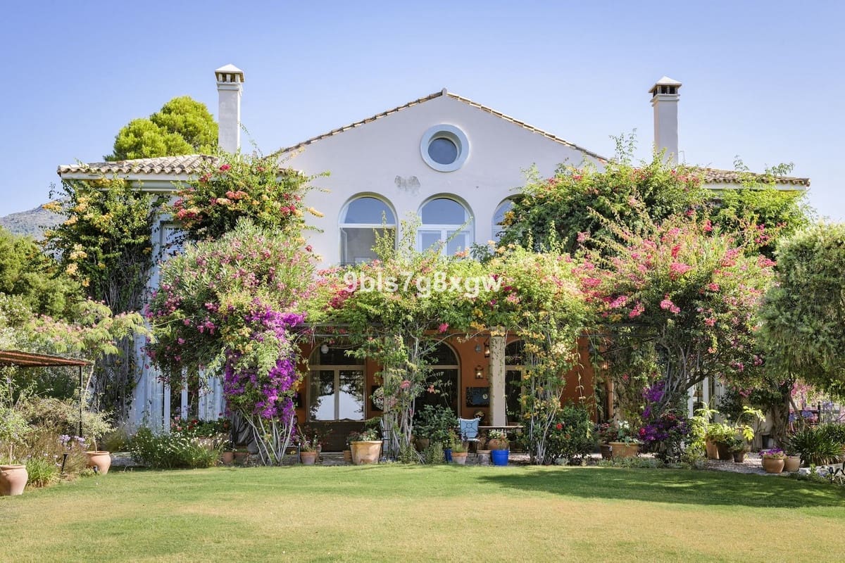 9 soverom Finca/Herregård til salgs i Gaucin med svømmebasseng garasje - € 2 490 000 (Ref: 10128457)