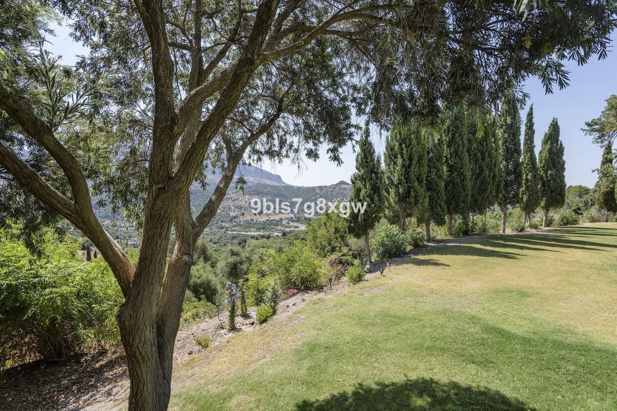 9 soverom Finca/Herregård til salgs i Gaucin med svømmebasseng garasje - € 2 490 000 (Ref: 10128457)
