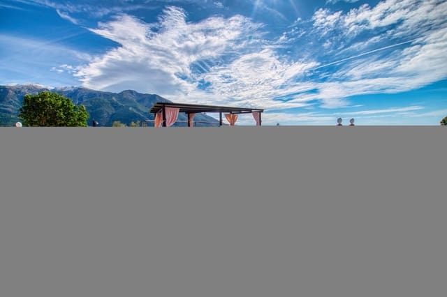 Finca/Casa Rural de 4 habitaciones en Alcaucín en venta con piscina garaje - 355.000 € (Ref: 10128460)
