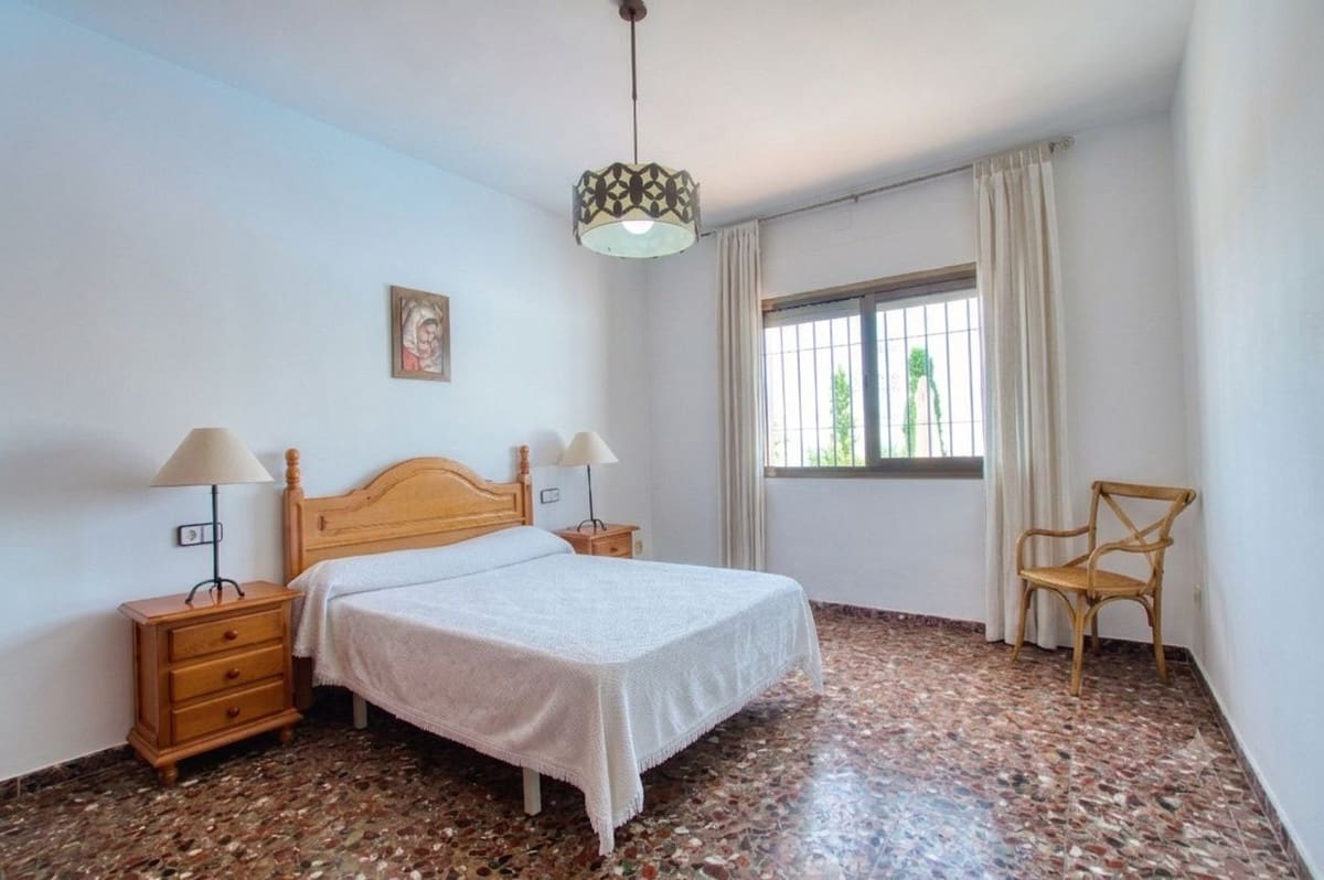 4 Zimmer Villa zu verkaufen in Periana mit Pool Garage - 440.000 € (Ref: 10128461)