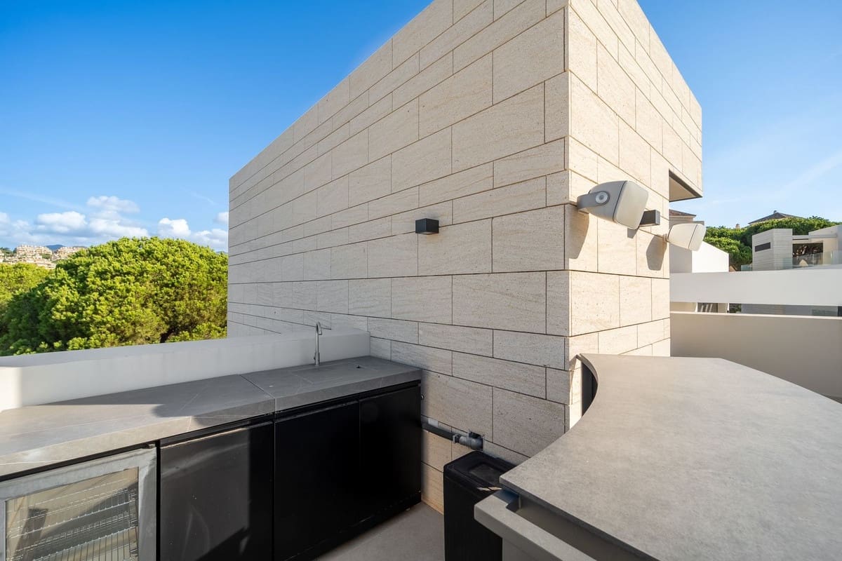 5 soverom Villa til salgs i Marbella med svømmebasseng garasje - € 2 550 000 (Ref: 10128466)