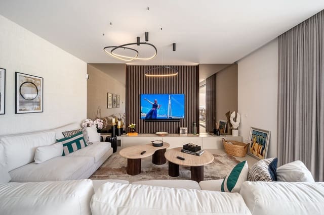 5 soverom Villa til salgs i Marbella med svømmebasseng garasje - € 2 550 000 (Ref: 10128466)