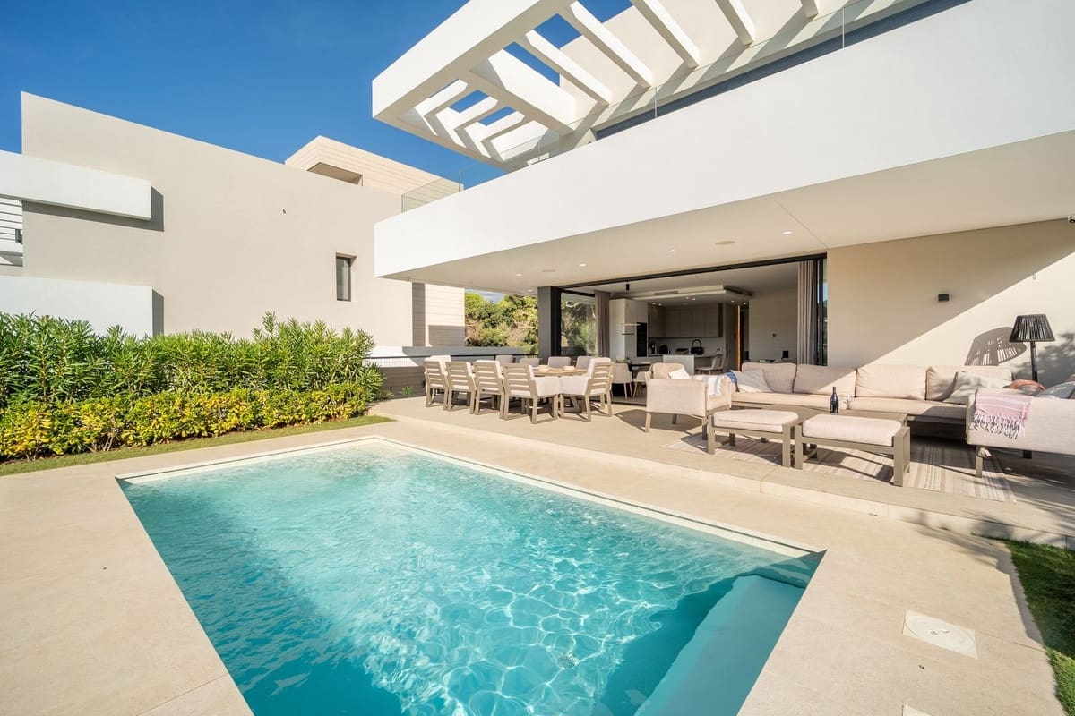 5 soverom Villa til salgs i Marbella med svømmebasseng garasje - € 2 550 000 (Ref: 10128466)