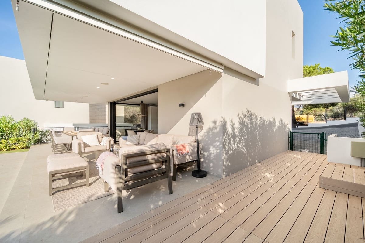 5 soverom Villa til salgs i Marbella med svømmebasseng garasje - € 2 550 000 (Ref: 10128466)