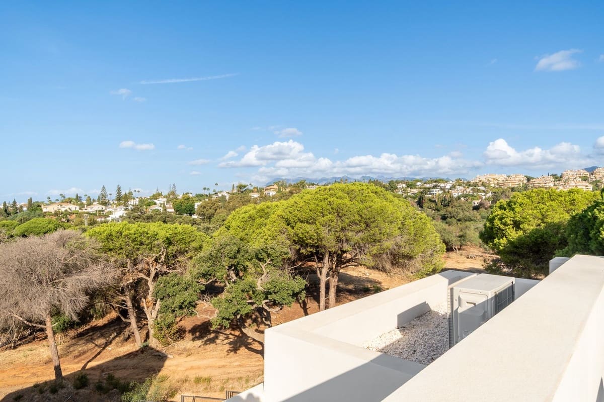 5 soverom Villa til salgs i Marbella med svømmebasseng garasje - € 2 550 000 (Ref: 10128466)
