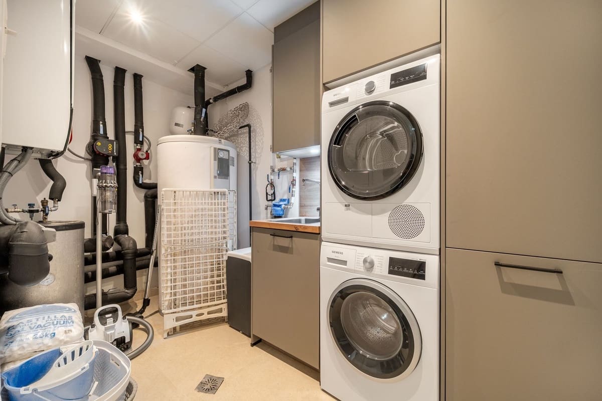 5 soverom Villa til salgs i Marbella med svømmebasseng garasje - € 2 550 000 (Ref: 10128466)