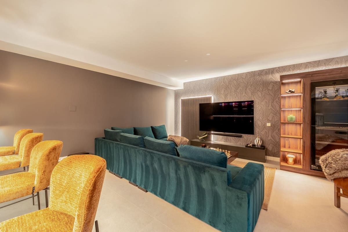 5 soverom Villa til salgs i Marbella med svømmebasseng garasje - € 2 550 000 (Ref: 10128466)