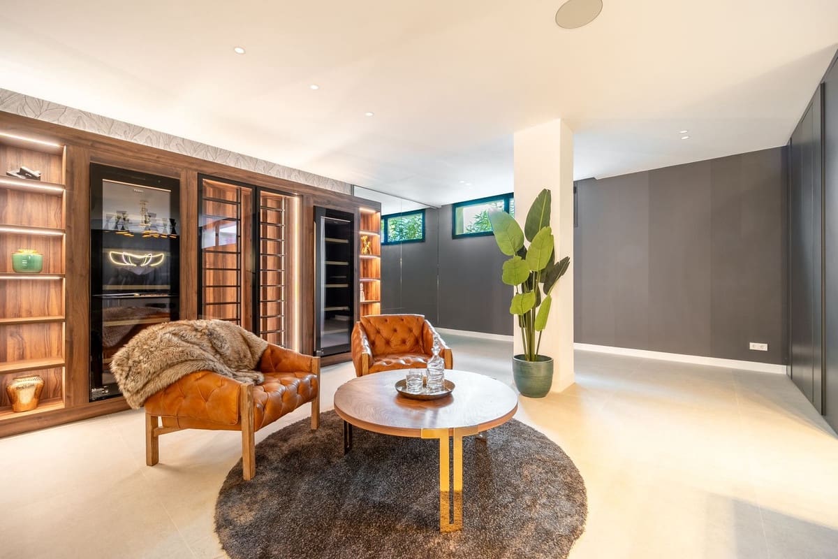 5 soverom Villa til salgs i Marbella med svømmebasseng garasje - € 2 550 000 (Ref: 10128466)
