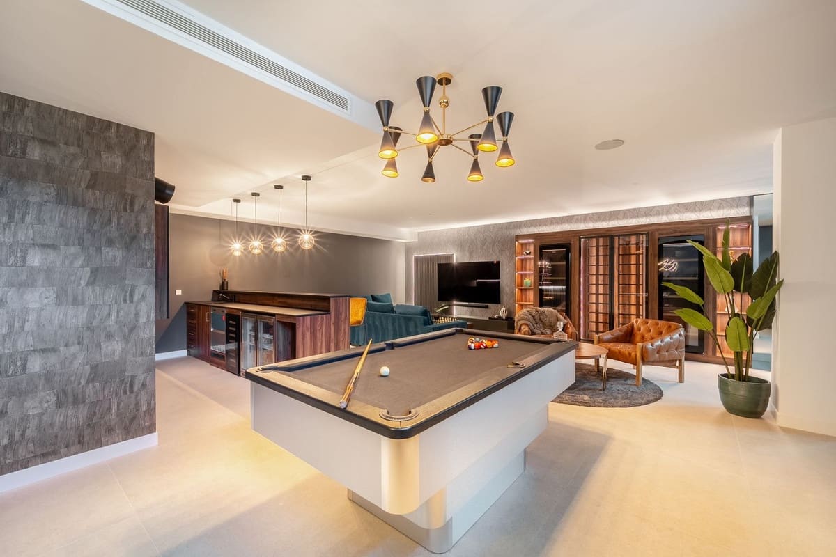 5 soverom Villa til salgs i Marbella med svømmebasseng garasje - € 2 550 000 (Ref: 10128466)