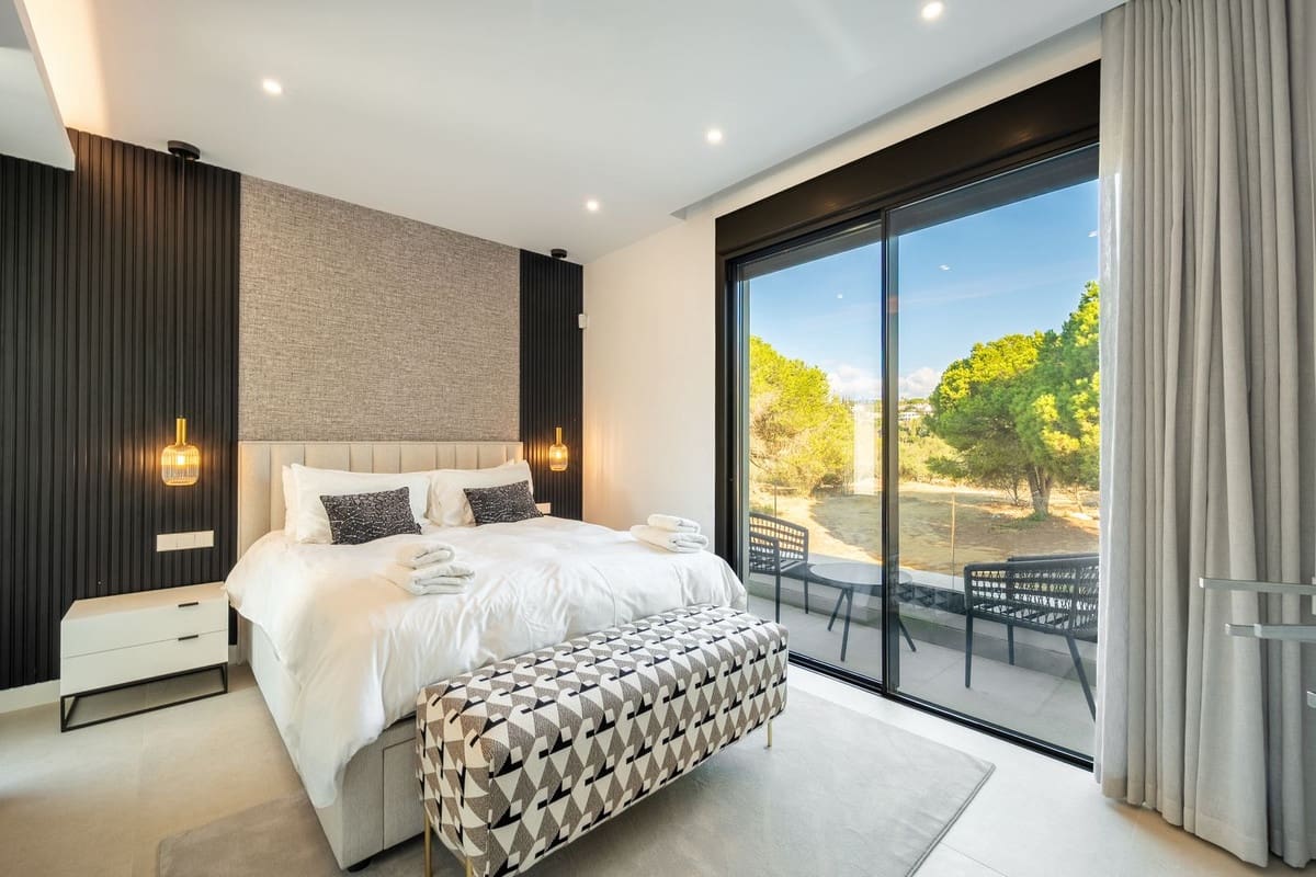 5 soverom Villa til salgs i Marbella med svømmebasseng garasje - € 2 550 000 (Ref: 10128466)