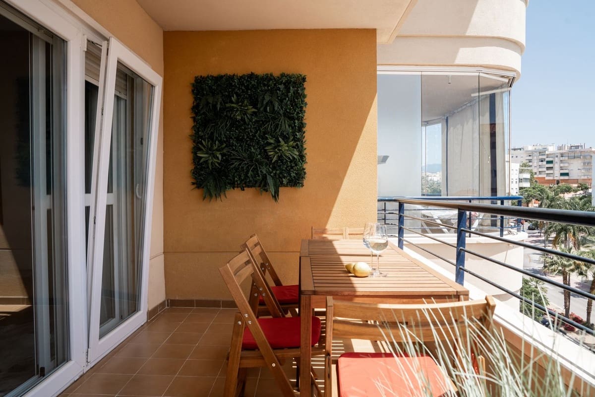 2 soverom Leilighet til salgs i Estepona med svømmebasseng garasje - € 360 000 (Ref: 10128467)