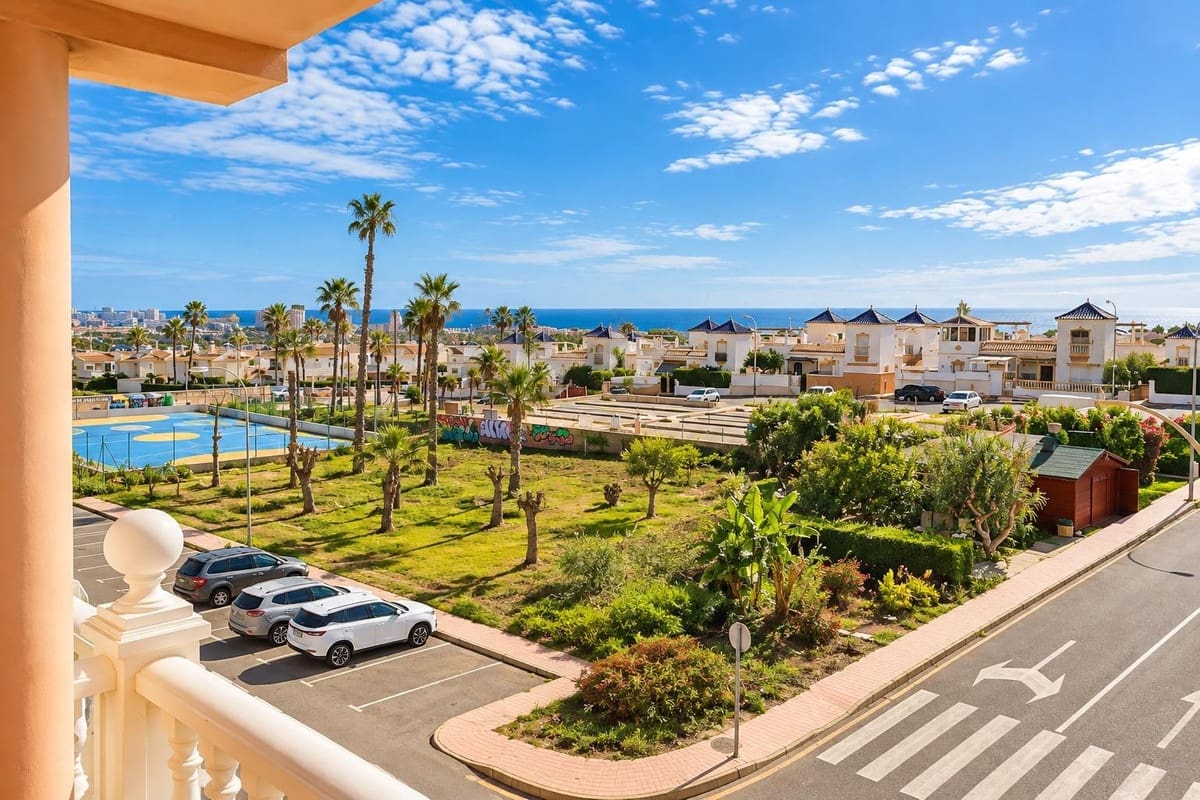 Apartamento de 2 habitaciones en Orihuela en venta con piscina - 175.000 € (Ref: 10128470)