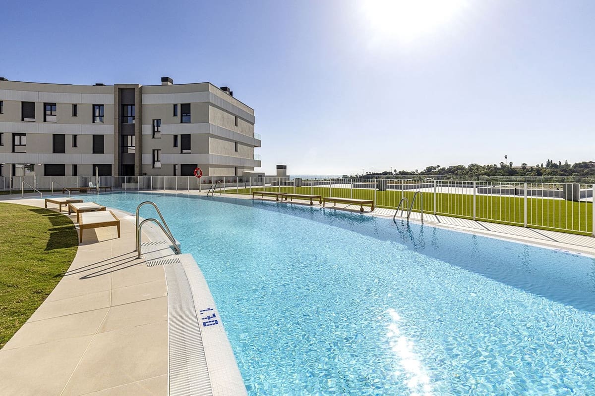 3 chambre Appartement à vendre à Estepona avec piscine garage - 795 000 € (Ref: 10128471)