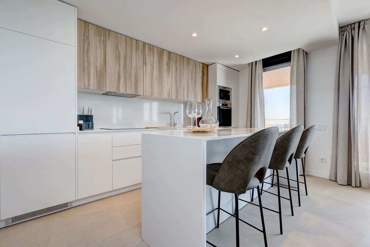 3 chambre Appartement à vendre à Estepona avec piscine garage - 795 000 € (Ref: 10128471)