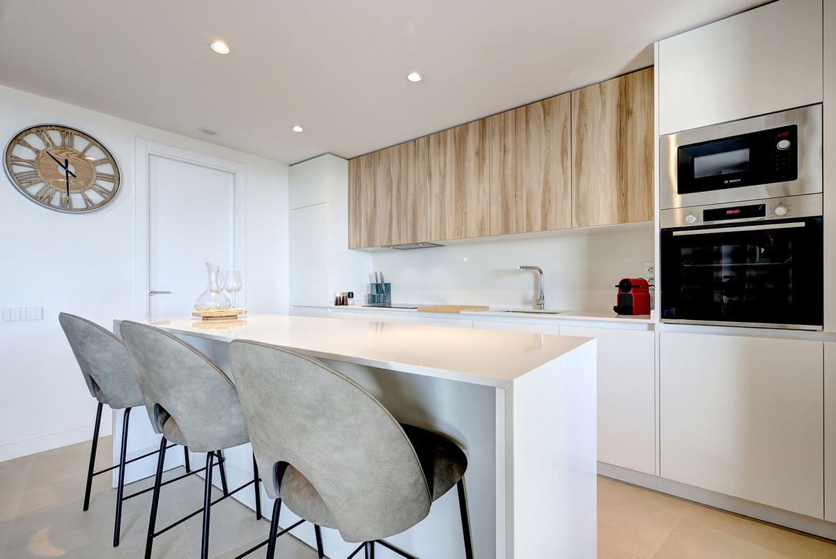 3 chambre Appartement à vendre à Estepona avec piscine garage - 795 000 € (Ref: 10128471)