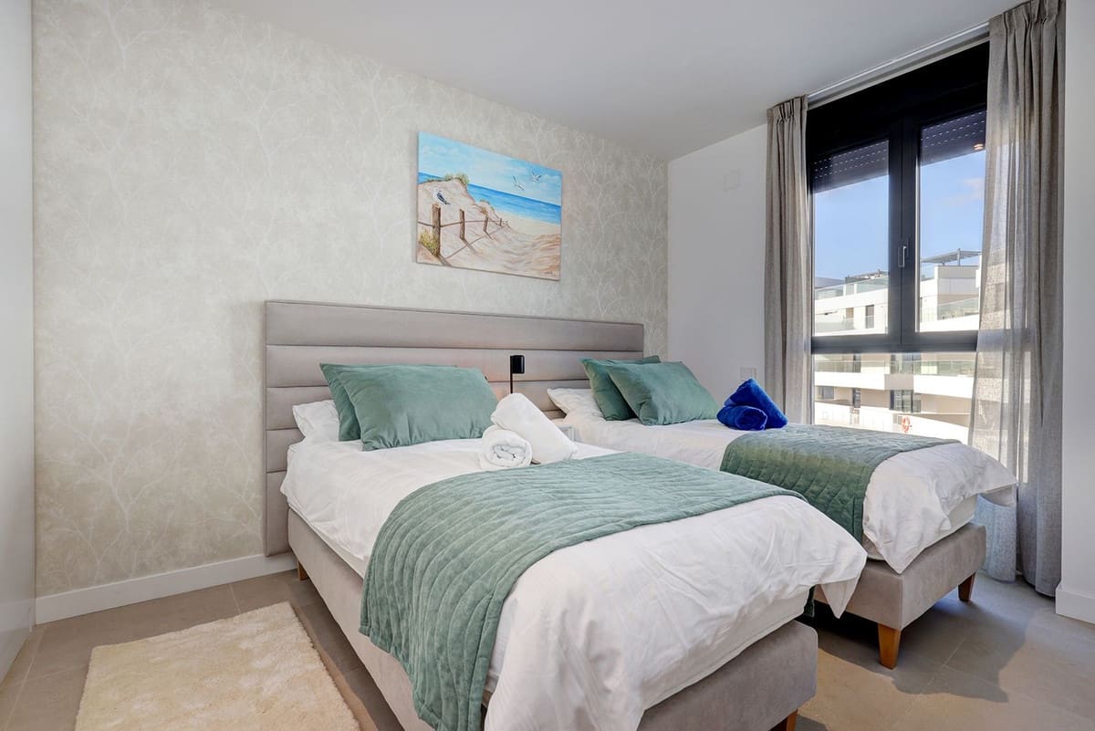 3 chambre Appartement à vendre à Estepona avec piscine garage - 795 000 € (Ref: 10128471)