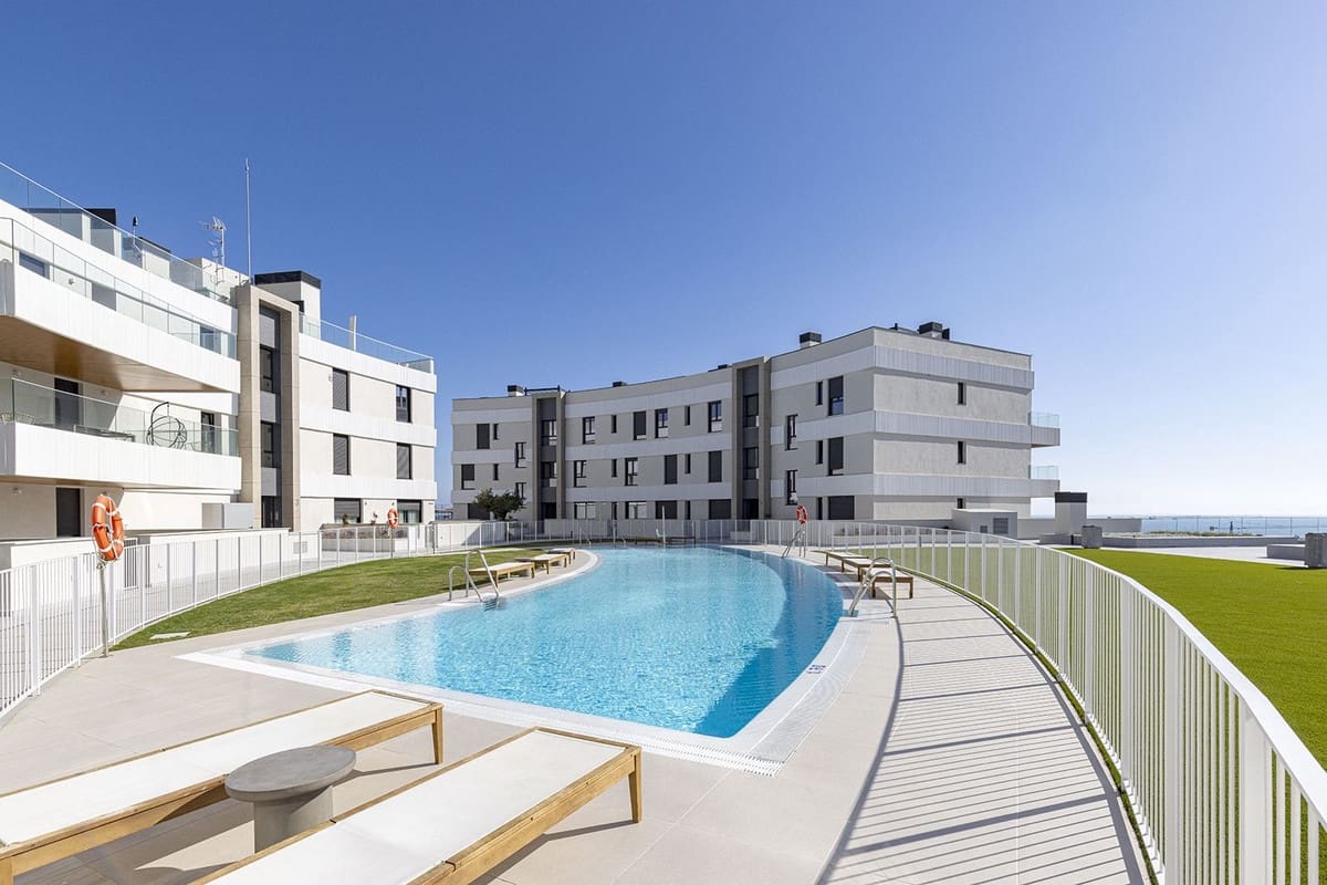 3 chambre Appartement à vendre à Estepona avec piscine garage - 795 000 € (Ref: 10128471)