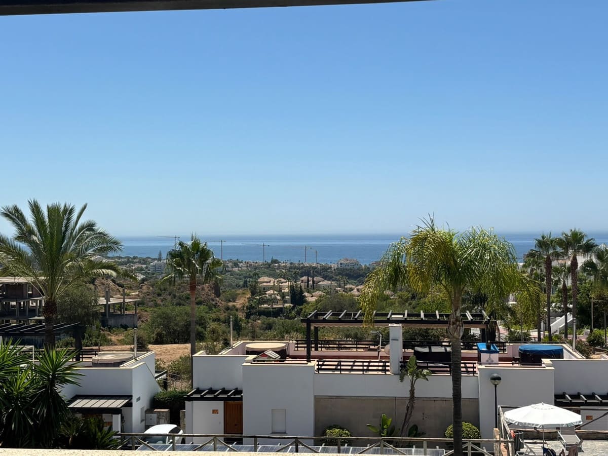 4 makuuhuone Omakotitalo myytävänä paikassa Marbella mukana uima-altaan 
autotalli - 965 000 € (Ref: 10128472)