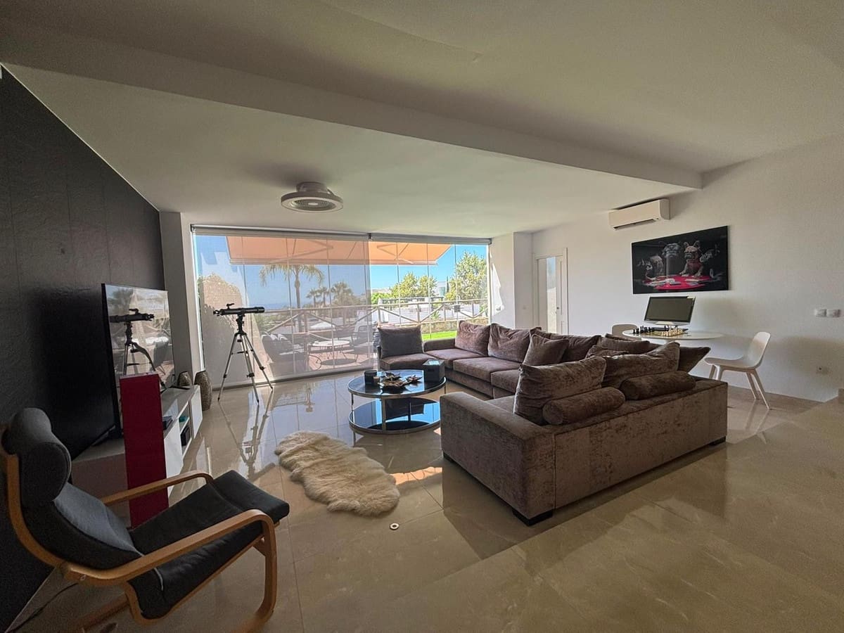 4 makuuhuone Omakotitalo myytävänä paikassa Marbella mukana uima-altaan 
autotalli - 965 000 € (Ref: 10128472)
