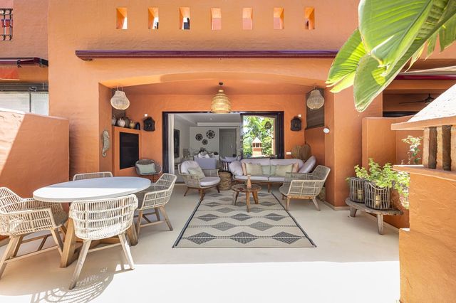 3 sovrum Hus till salu i Alicate, Marbella med pool garage - 1 875 000 € (Ref: 10128474)