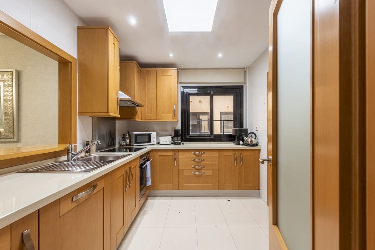 2 bedroom Apartment for sale in Marbella with pool garage - € 850,000 (Ref: 10128481)
