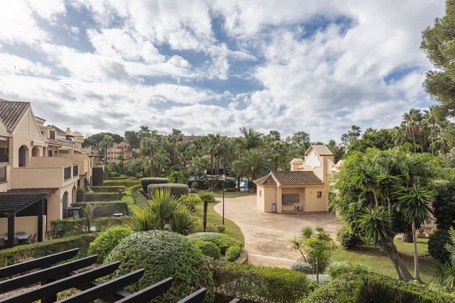 2 bedroom Apartment for sale in Las Brisas, Marbella with pool garage - € 850,000 (Ref: 10128481)