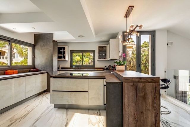 4 Zimmer Villa zu verkaufen in Huerta Belón - Calvario, Marbella mit Pool Garage - 1.795.000 € (Ref: 10128485)