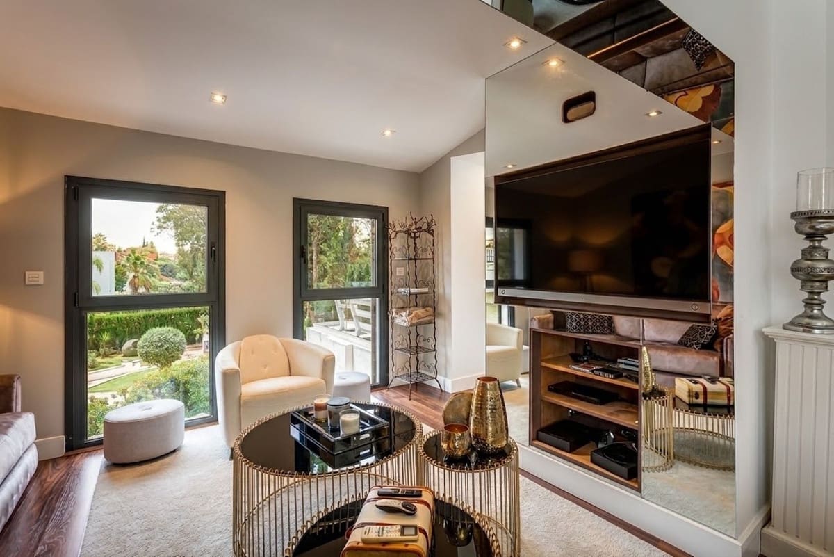 4 Zimmer Villa zu verkaufen in Marbella mit Pool Garage - 1.795.000 € (Ref: 10128485)