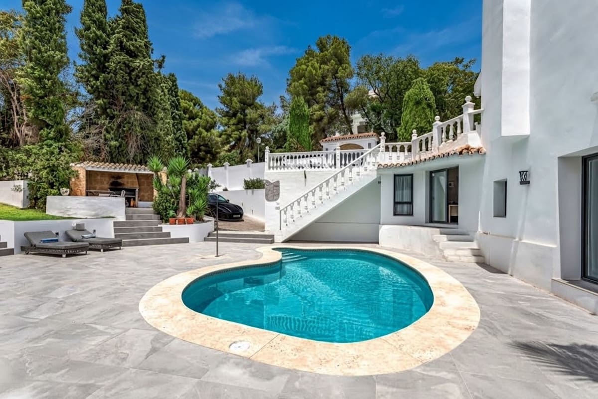 4 Zimmer Villa zu verkaufen in Marbella mit Pool Garage - 1.795.000 € (Ref: 10128485)