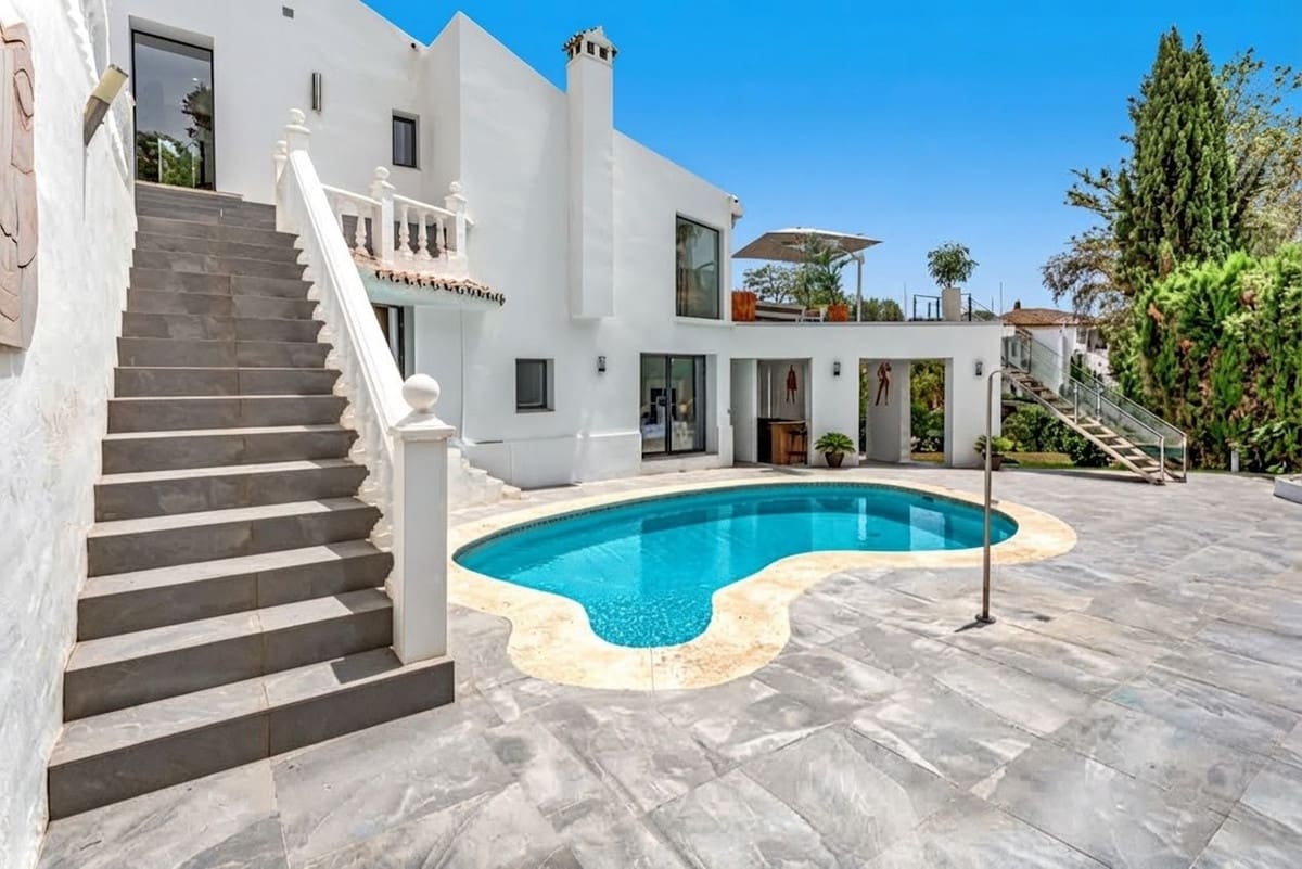 4 Zimmer Villa zu verkaufen in Marbella mit Pool Garage - 1.795.000 € (Ref: 10128485)