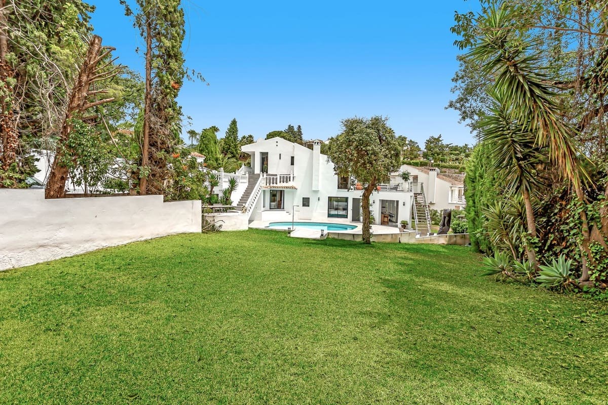 4 Zimmer Villa zu verkaufen in Marbella mit Pool Garage - 1.795.000 € (Ref: 10128485)