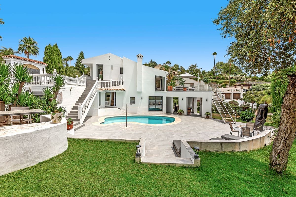 4 Zimmer Villa zu verkaufen in Marbella mit Pool Garage - 1.795.000 € (Ref: 10128485)