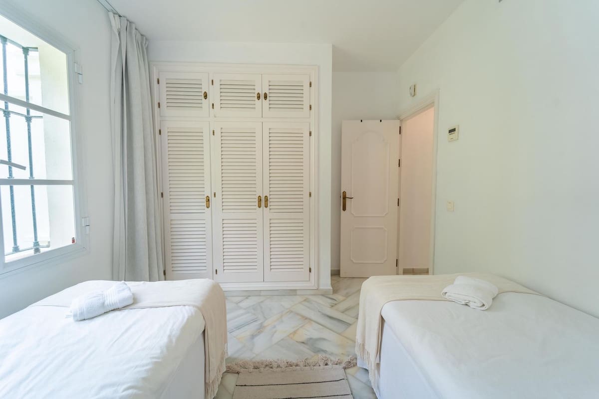 4 sovrum Villa till salu i Marbella med pool garage - 1 645 000 € (Ref: 10128487)