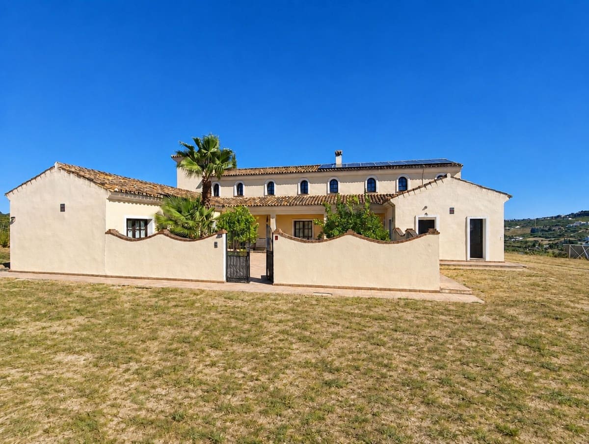 4 slaapkamer Finca/Landhuis te koop in Casares met garage - € 2.950.000 (Ref: 10128488)