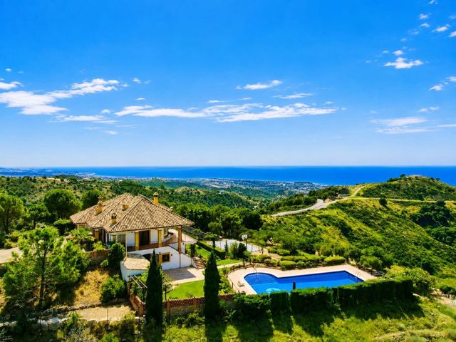 6 sypialnia Finka/Dom wiejski na sprzedaż w Atalaya-Isdabe, Estepona z basenem garażem - 3 400 000 € (Ref: 10128490)