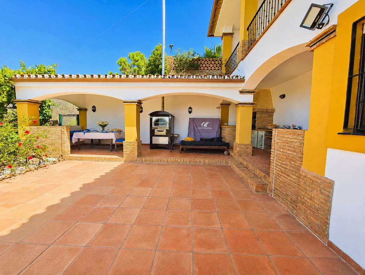 6 sypialnia Finka/Dom wiejski na sprzedaż w Estepona z basenem garażem - 3 400 000 € (Ref: 10128490)