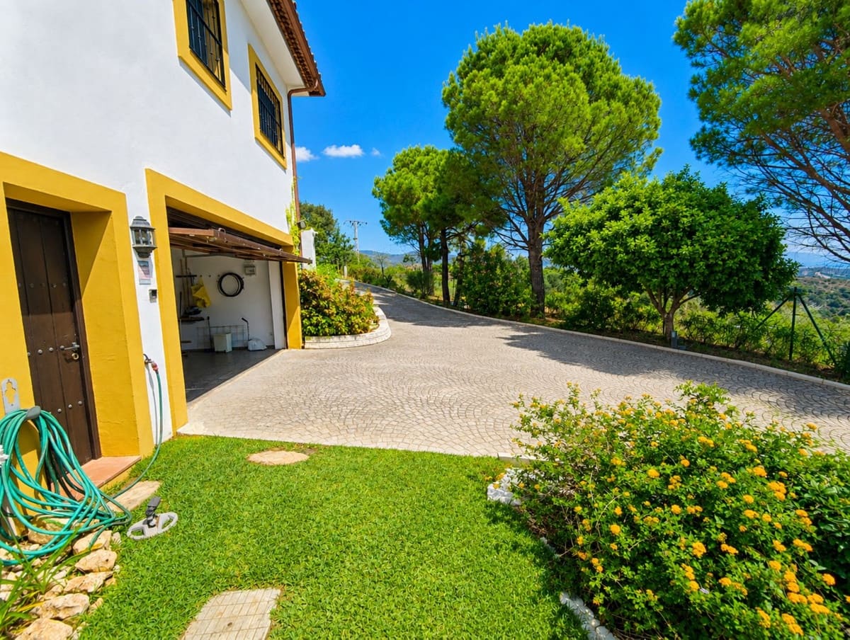 6 sypialnia Finka/Dom wiejski na sprzedaż w Estepona z basenem garażem - 3 400 000 € (Ref: 10128490)