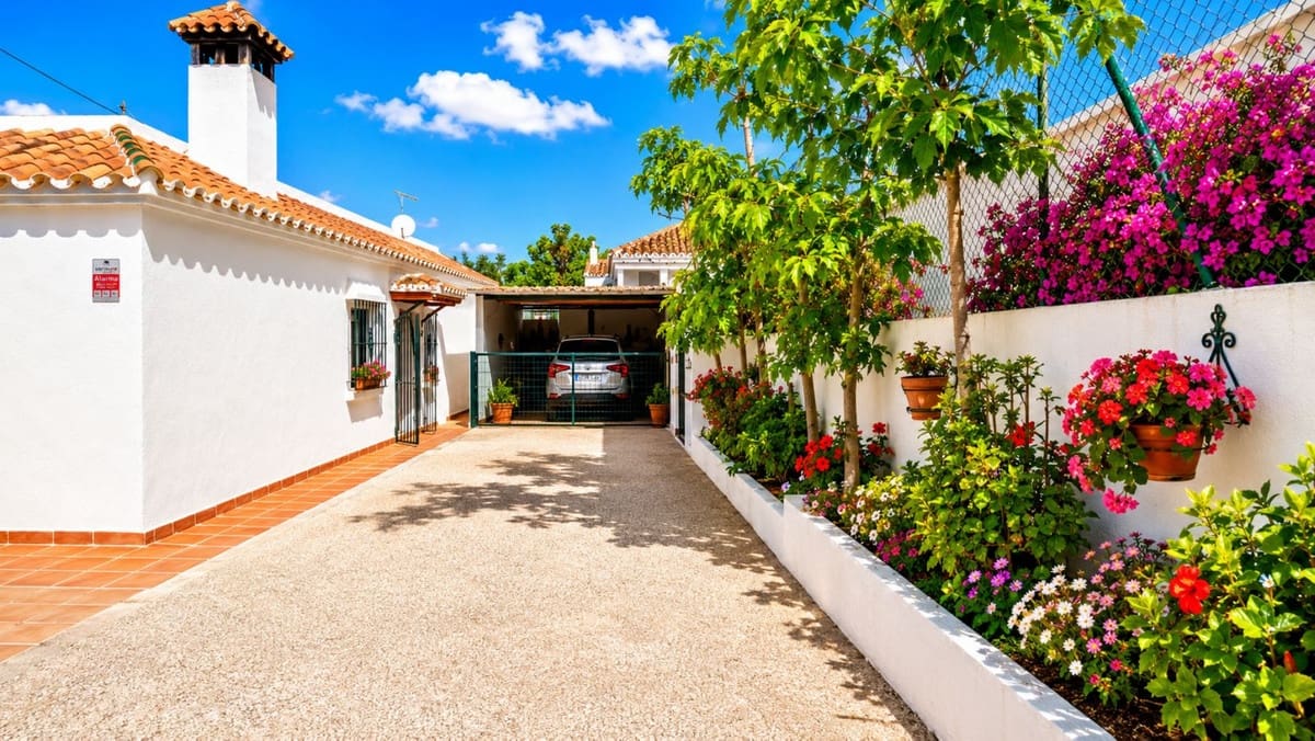 3 soveværelse Finca/Landehus til salg i Estepona med swimmingpool garage - € 995.000 (Ref: 10128494)