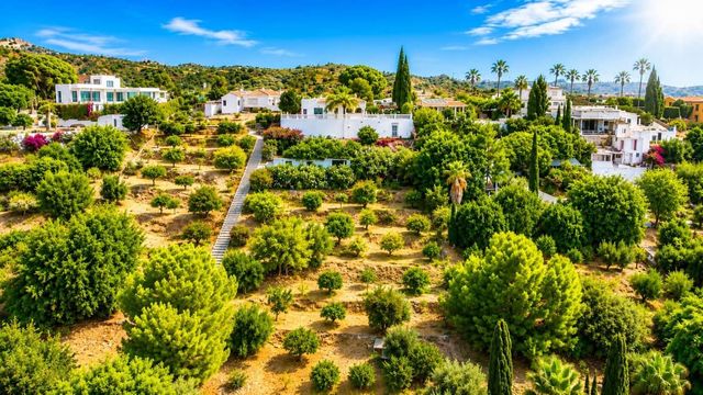 Finca/Casa Rural de 3 habitaciones en Atalaya-Isdabe, Estepona en venta con piscina garaje - 995.000 € (Ref: 10128494)