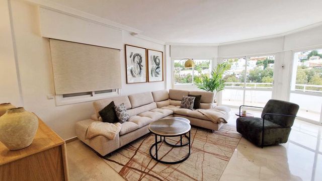 3 makuuhuone Huoneisto myytävänä paikassa Benalmadena Costa, Benalmádena mukana uima-altaan 
autotalli - 720 000 € (Ref: 10128500)