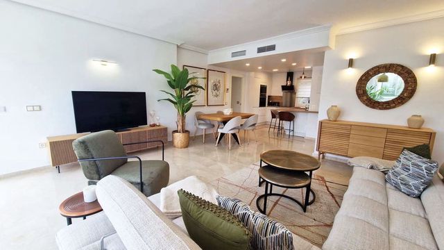 3 makuuhuone Huoneisto myytävänä paikassa Benalmadena Costa, Benalmádena mukana uima-altaan 
autotalli - 720 000 € (Ref: 10128500)