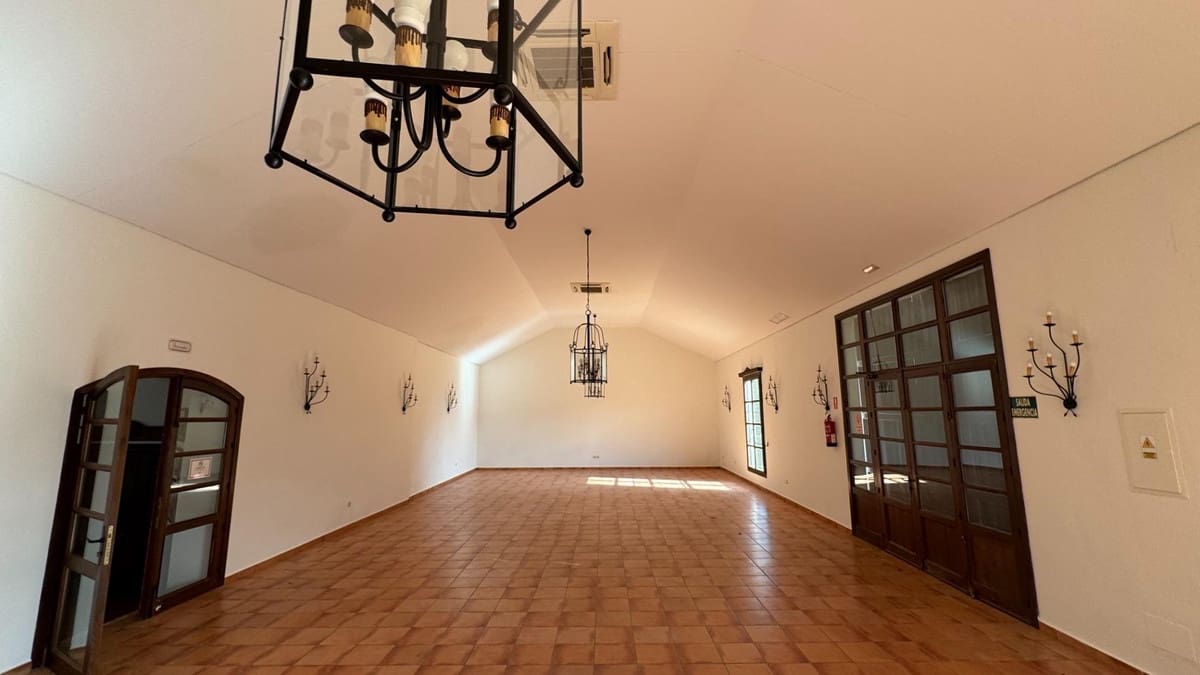 Finca/Casa Rural de 10 habitaciones en Teba en venta con piscina garaje - 1.950.000 € (Ref: 10128502)