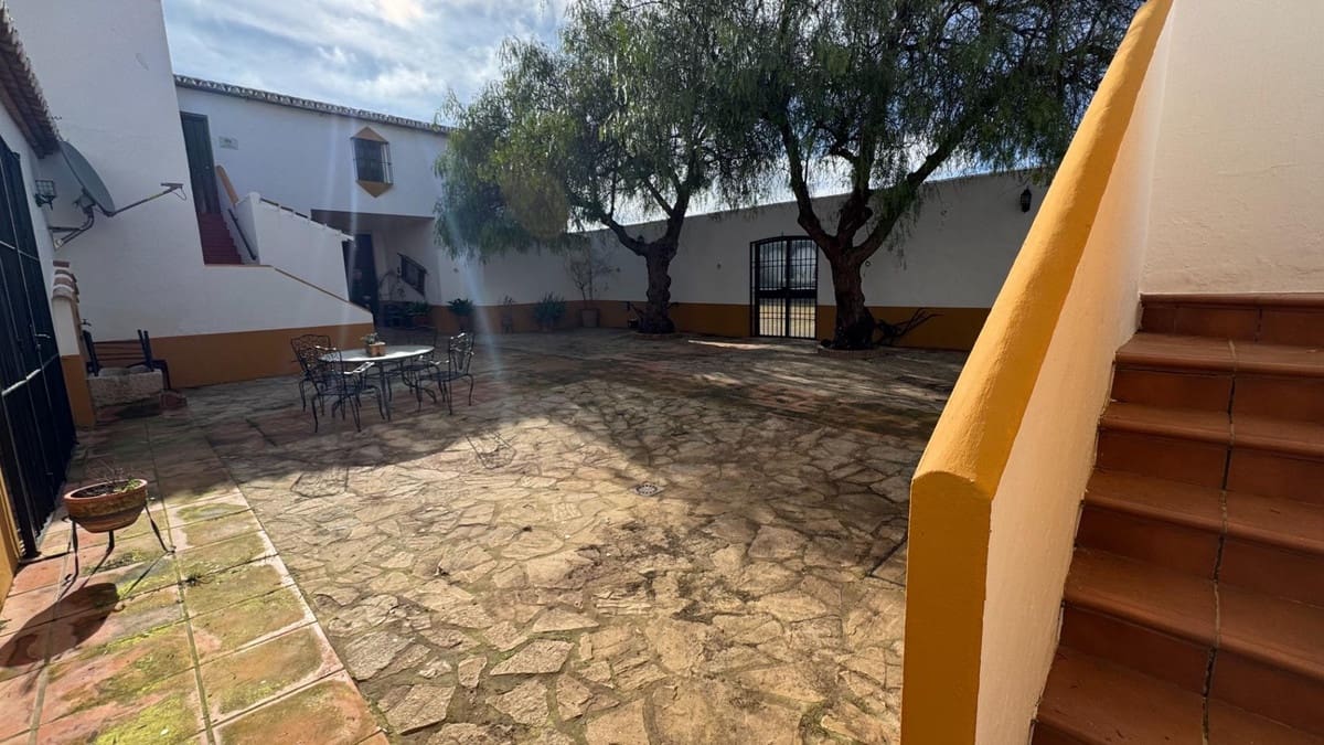 Finca/Casa Rural de 10 habitaciones en Teba en venta con piscina garaje - 1.950.000 € (Ref: 10128502)