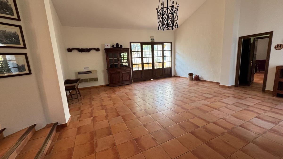 Finca/Casa Rural de 10 habitaciones en Teba en venta con piscina garaje - 1.950.000 € (Ref: 10128502)